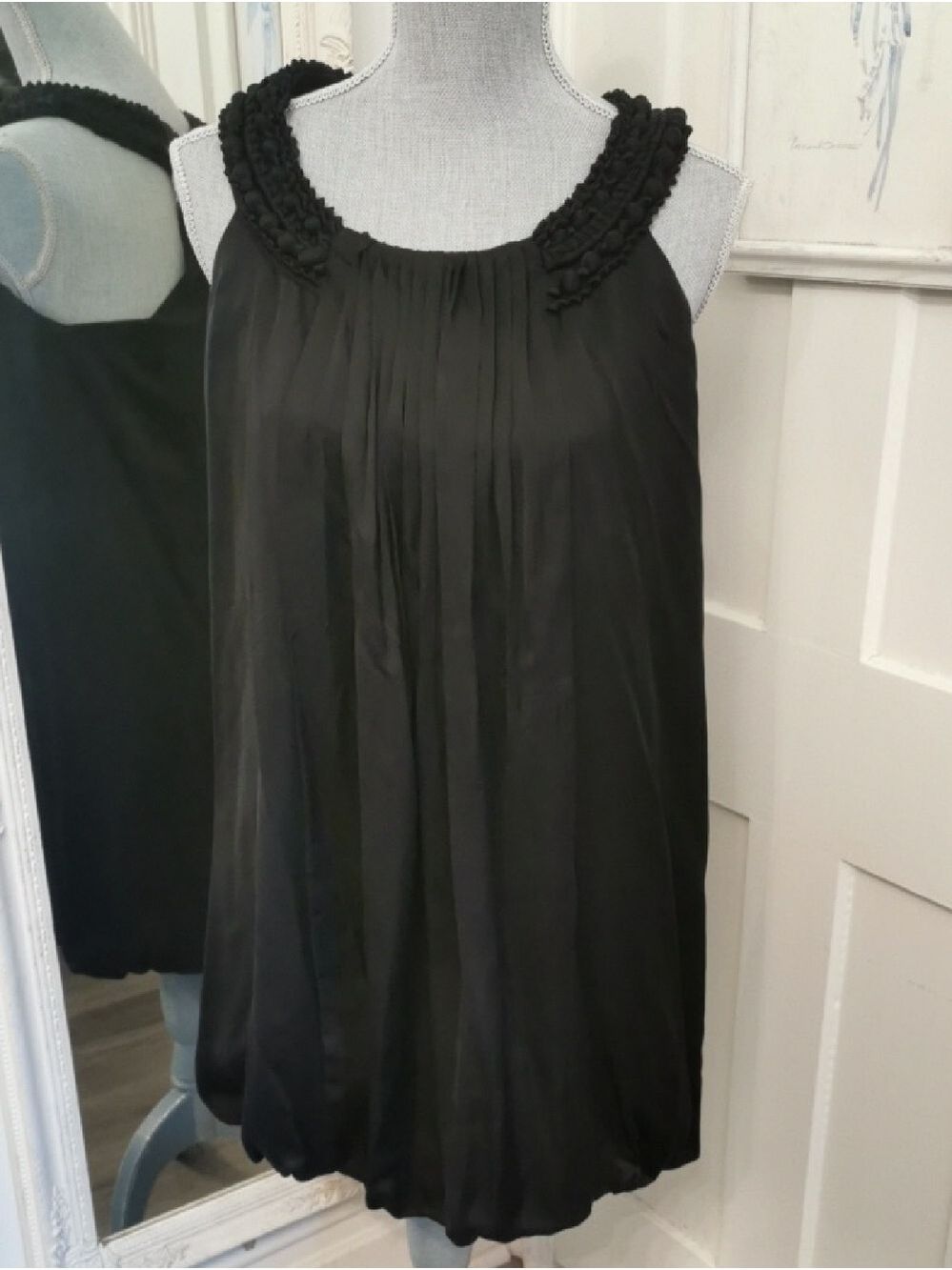Womens Guess by Marciano 100% Silk Black Cocktail Sleeveless Midi Dress. Size S